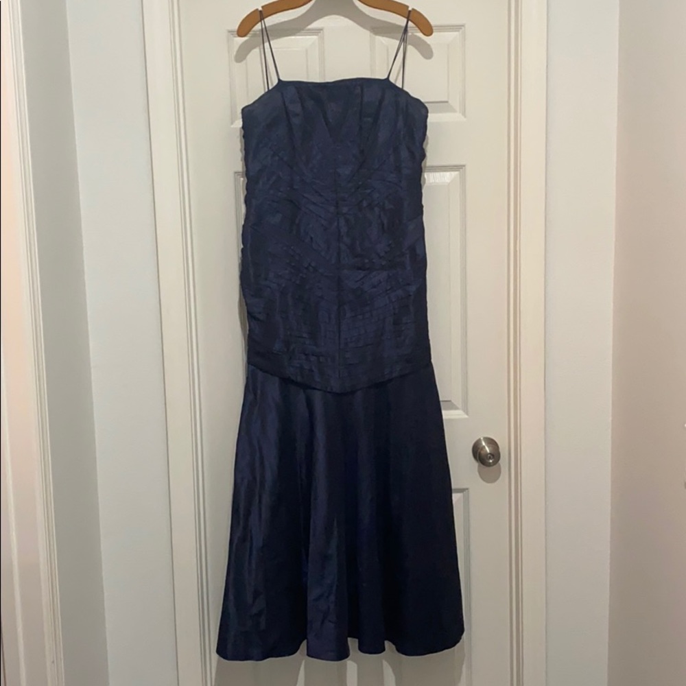 Carmen marc valvo navy gown size 6